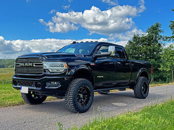 DODGE RAM 2500 HEAVY DUTY 6.4 HEMI LARAMIE – LED LIFT