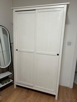 Skriňa Hemnes