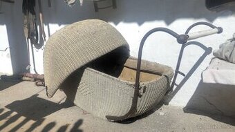 Predám  starý kočík, kočár, kočárik