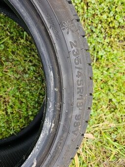 Zimné pneumatiky 235/45 R18