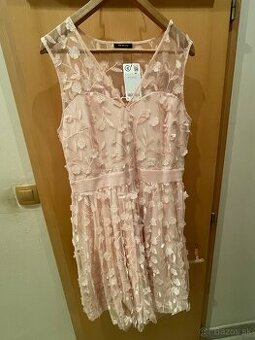 Ruzove kvietkovane saty - velkost 42