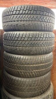 255/45R19 zimné Godyear