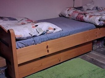 Jednolozkova postel z masivu