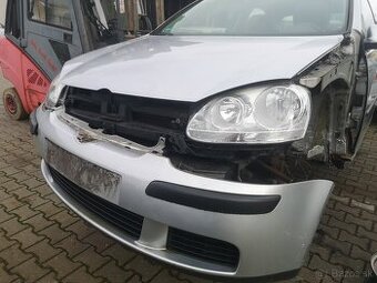 Golf V predná kapota, nárazník, a iné