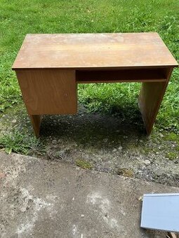 Drevený stôl do dielne