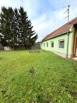 PRENÁJOM STARŠIEHO  RD  V RAJKE S VEĽKÝM SLNEČNÝM POZEMKOM.