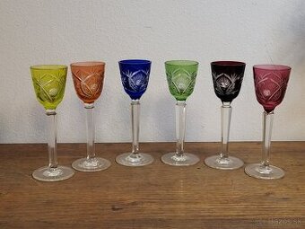Luxusná súprava šiestich farebných brúsených krištáľových po