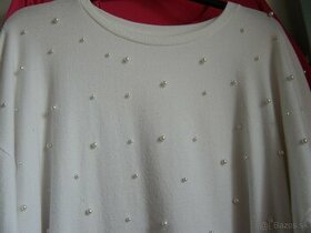biely pulovrik s perličkami - 1