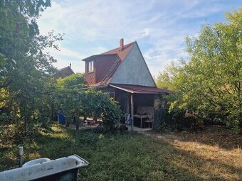 Na predaj záhrada s chatkou v peknej lokalite, Kokšov - Bakš