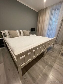 Drevena postel s matracom 2 kusy