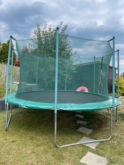 Trampolína 366