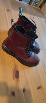 Dr. Martens 35