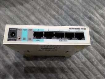Mikrotik RouterBoard 750GL