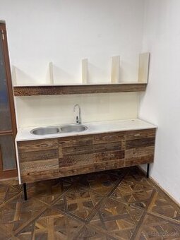 Kadernícky salón - pracovná linka