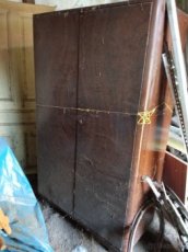 Stará zachovalá skriňa - 1