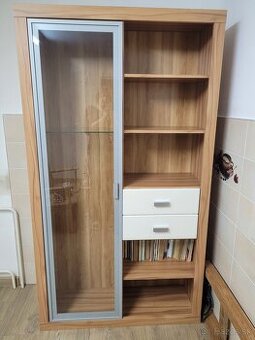 Drevená vytrína - 1