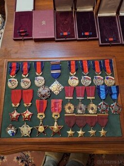 ŠTÁTNE VYZNAMENANIA ČSSR. KÚPIM 