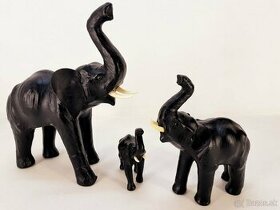 Staré kožené slony - leather elephants a family of elephants