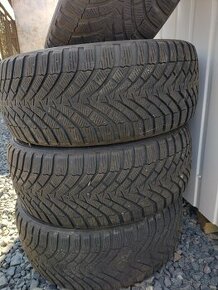 Predám zimné pneumatiky 235/55 R17 - 1
