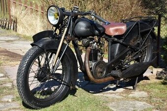 Historický motocykl s vrchovým OHV motorem