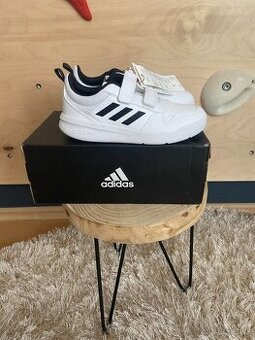 Tenisky ADIDAS, veľ  32 -nové