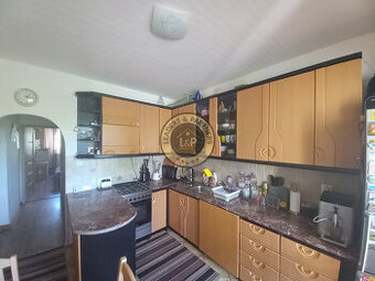 NA PREDAJ 3 izbový byt BANSKÁ BYSTRICA - SÁSOVÁ