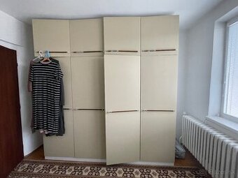 Kompletná spálňa s manželskou posteľou