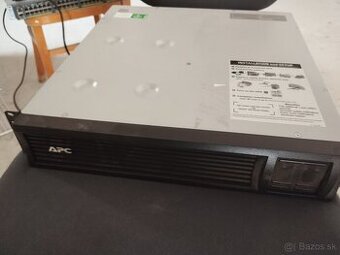Záložný zdroj APC Smart UPS