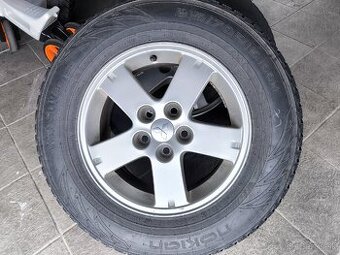 Predám pneu Nokian a elektróny 215/70 r16