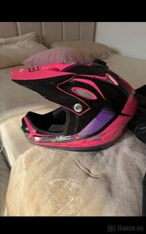 Prilba na downhill w-tec