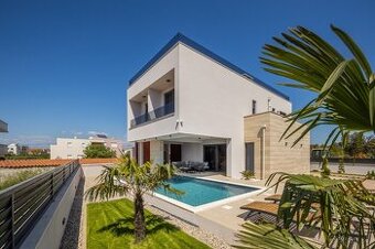 Luxusná kompletne zariadená vila s bazénom / Chorvátsko, Nin