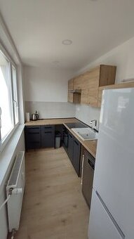3 IZBOVÝ BYT NA PRENÁJOM - SÍDLISKO NAD JAZEROM