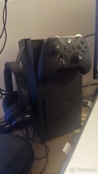 Xbox Series X + EliteSeries V2 ovladac + Soundcore Q45