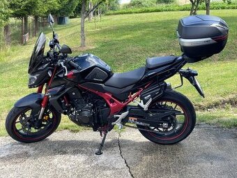 Predam Hondu CB750 Hornet 2023