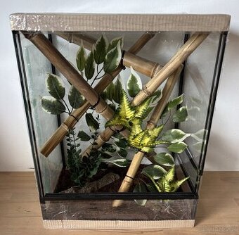 Zariadené terárium 40x30x50