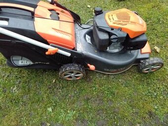 Predám kosačku z pojazdom