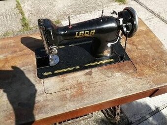 Šijací stroj Lada