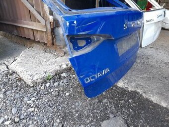 Zadná kapota octavia 4 combi