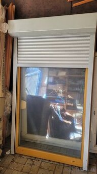 Plastové fixné okno s roletov