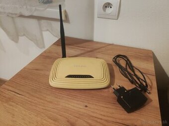 TP-Link WiFi router 2.4 GHz, 4x LAN