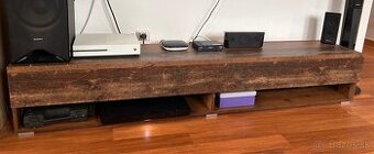 Komoda pod TV