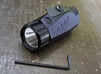 TAKTICKE SVETLO SIG SAUER