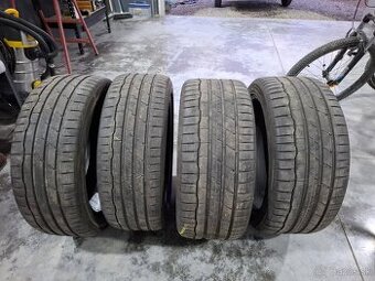 225/45 r19 a 255/40 R19