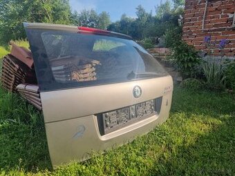 Škoda Octavia 2 Scout – zadné kufrové dvere