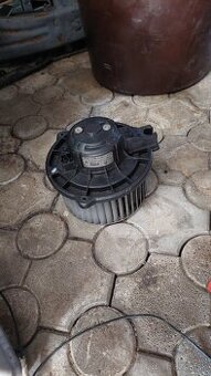 Predám Ventilátor kúrenia Toyota 016070-0610