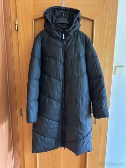 ČIERNA BUNDA zn.JDY č.L + šál