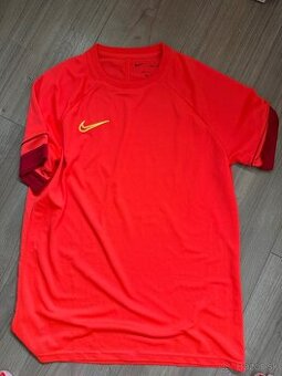 NIKE oranzivocervene tricko Drifit vel L