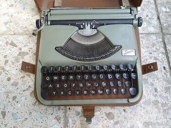 Pisaci stroj Gromina