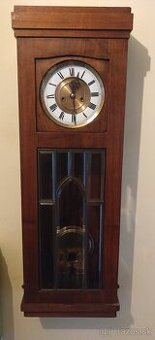 Starožitné nástenné hodiny