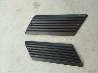 Zadné vetracie mriežky škoda 100